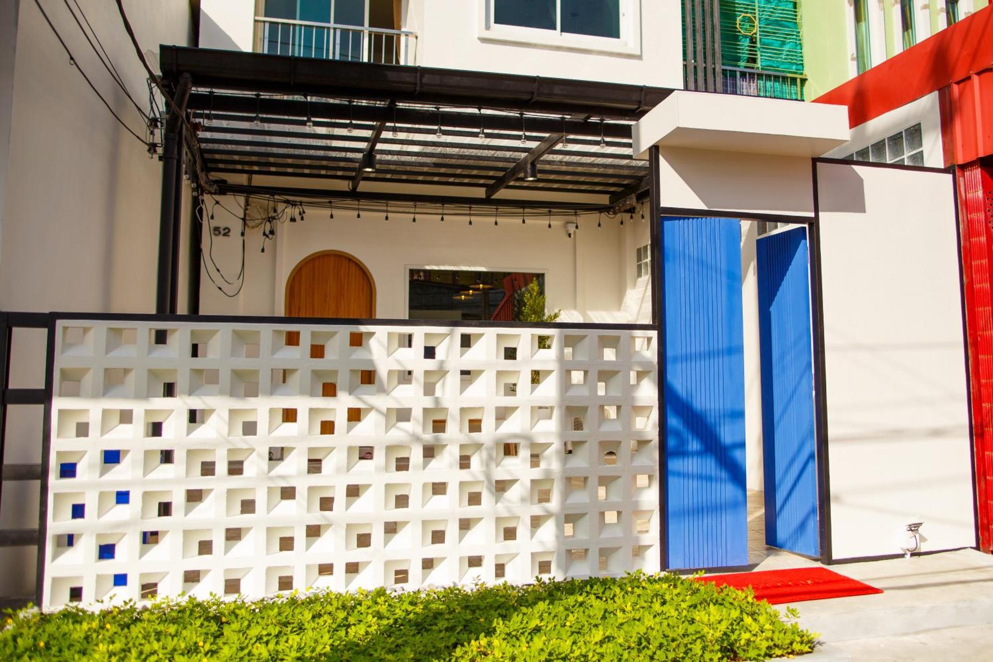 De Blue Door, Hatyai Hatjaj Kültér fotó